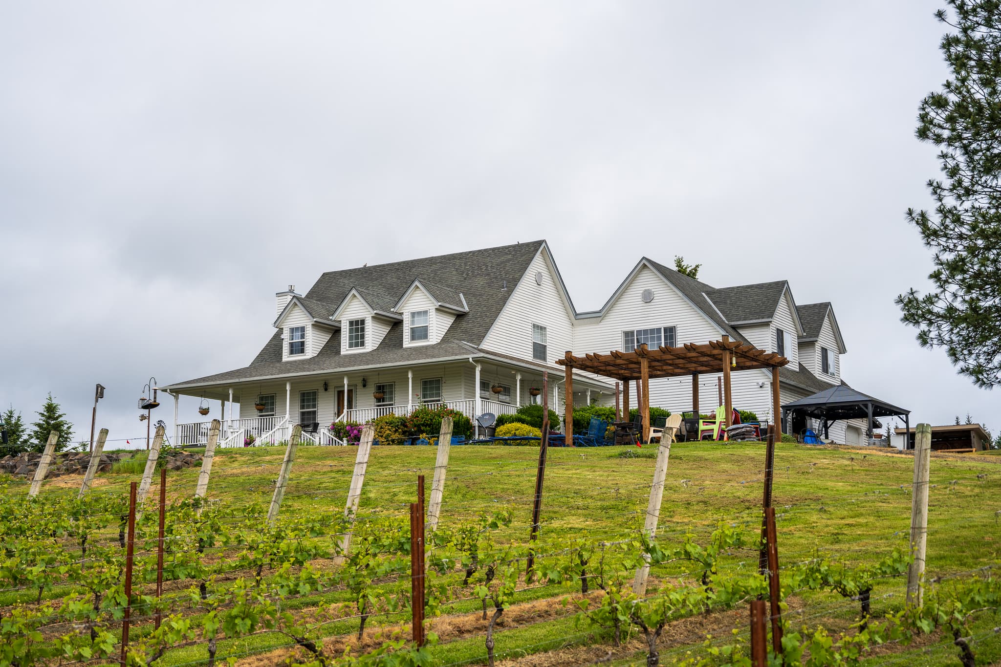 The farmhouse at Bluebird Hill Cellars
